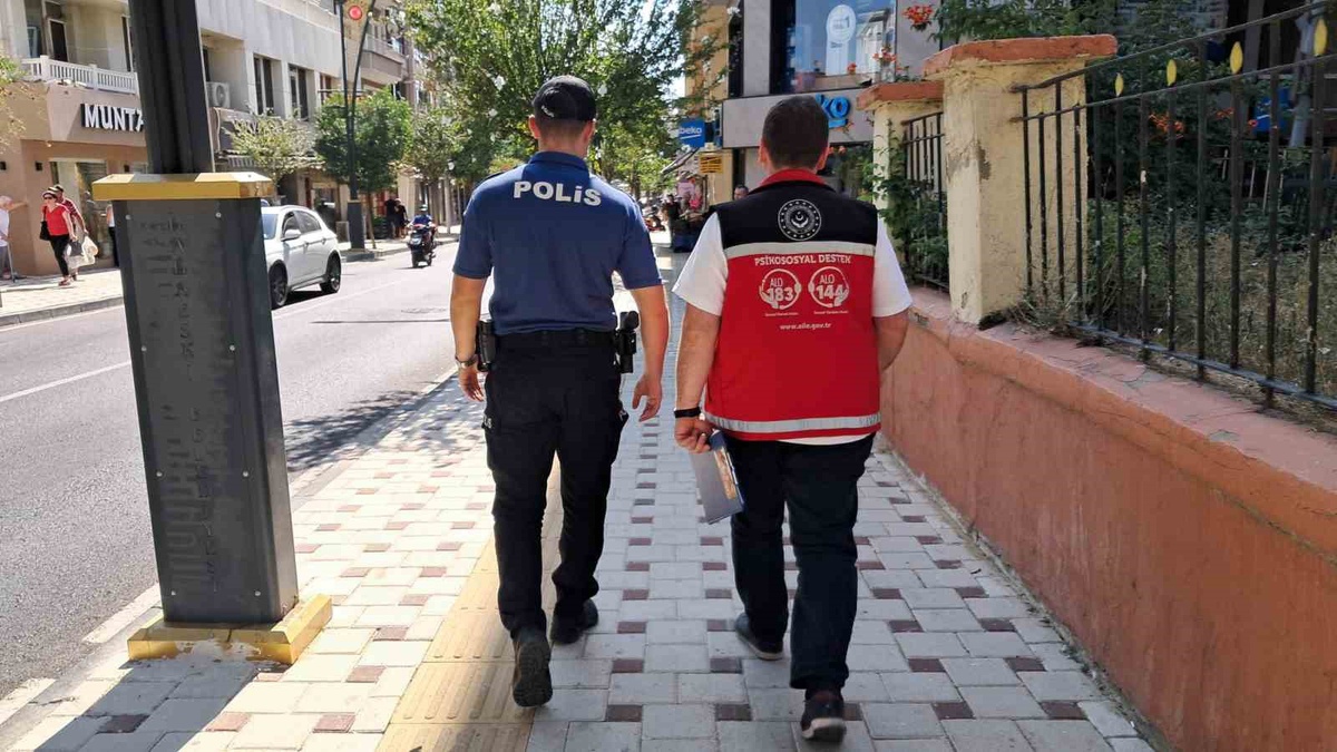 Babaeski'de çocuklar için polis ve sosyal hizmetler ortak saha çalışması yürütüyor