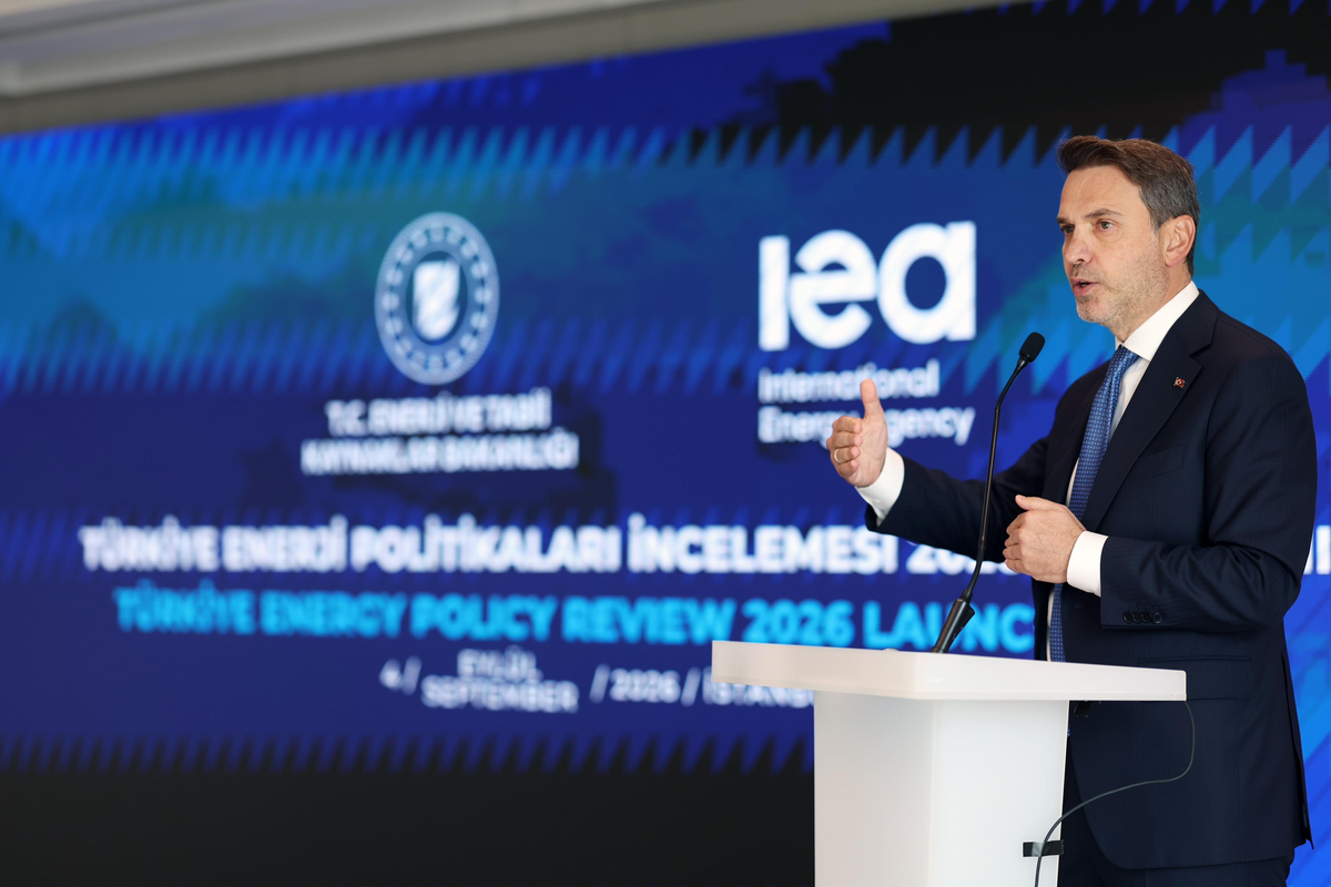 Bakan Bayraktar IEA toplantısında Türkiye'nin enerji dönüşümü vizyonunu paylaştı