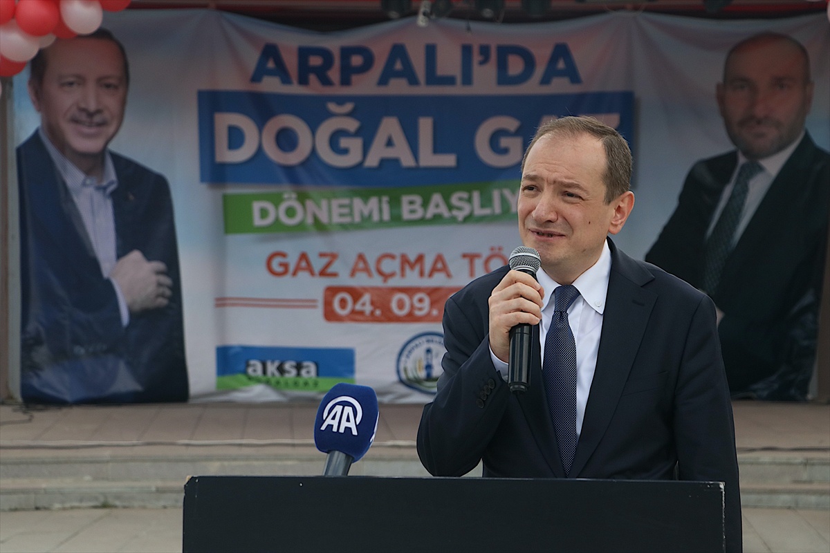 Bayburt Arpalı beldesinde konutlara ilk kez doğal gaz verilmeye başlandı