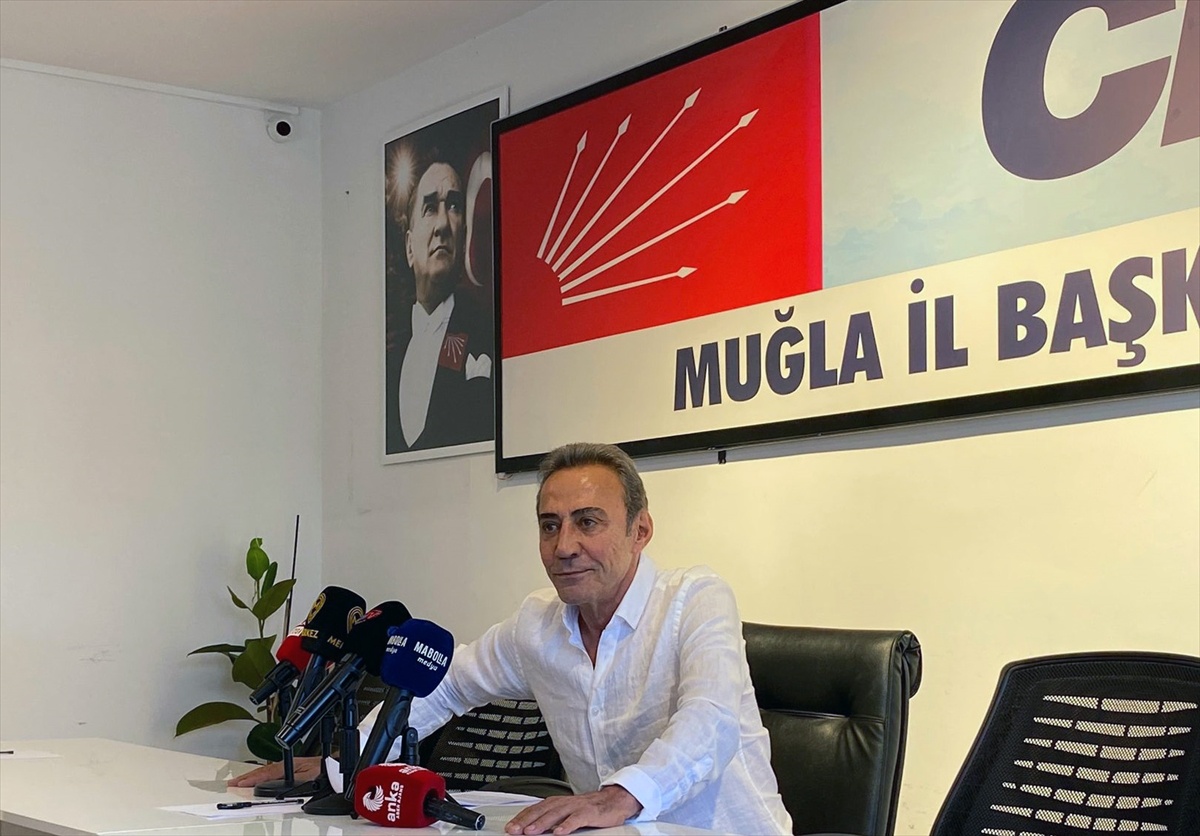 CHP'li Berhan Şimşek, yargı süreci bitene kadar genel başkan yardımcılığından istifa etti