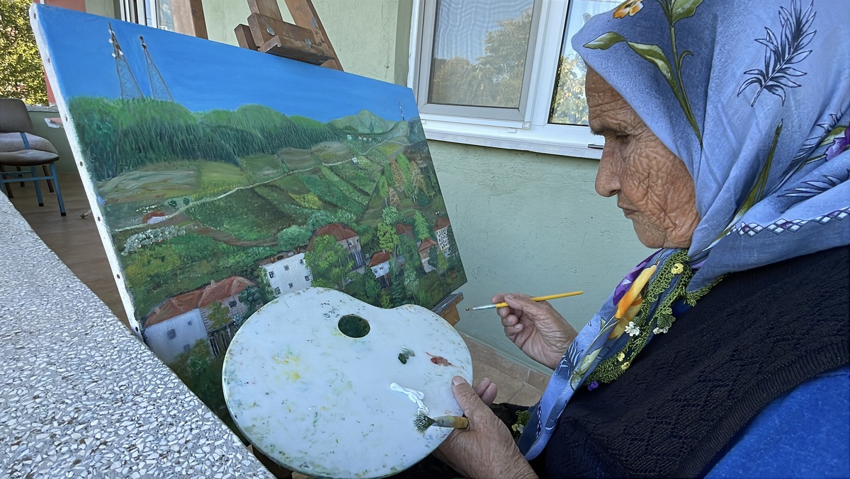 81 yaşındaki Şahinde Ermiş, 80 yağlı boya resimle ikinci sergisini açacak