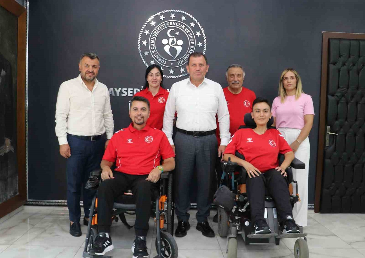 Kayseri'deki Boccia ekibi Çekya'daki Dünya Challenger için il müdürünü ziyaret etti