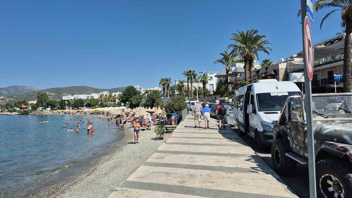 Bodrum'a iki kruvaziyerle 2 bin 484 turist ve 1256 mürettebat giriş yaptı