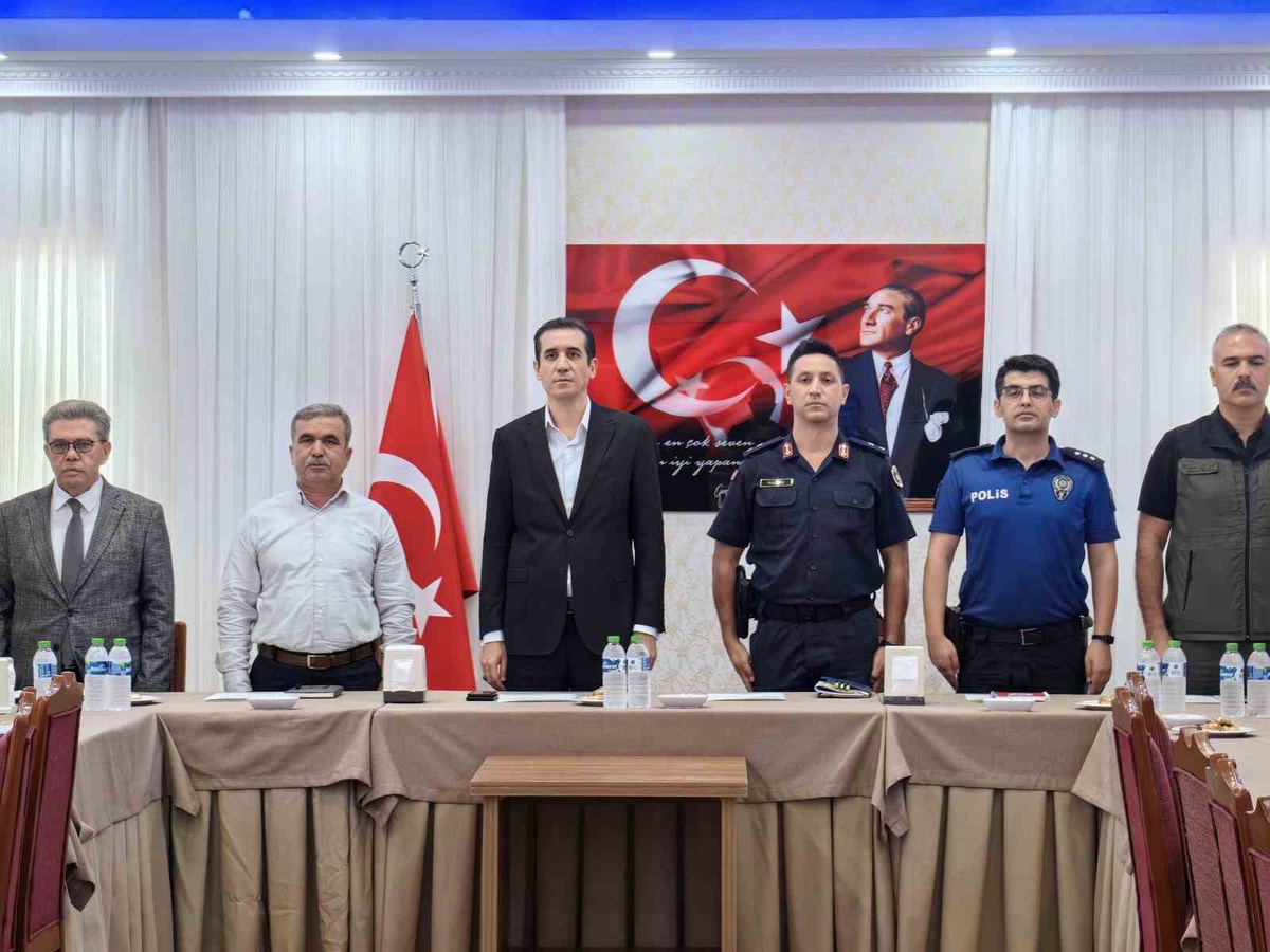 Bozyazı\'da okul güvenliği toplantısı Kaymakam başkanlığında yapıldı, tedbirler ele alındı