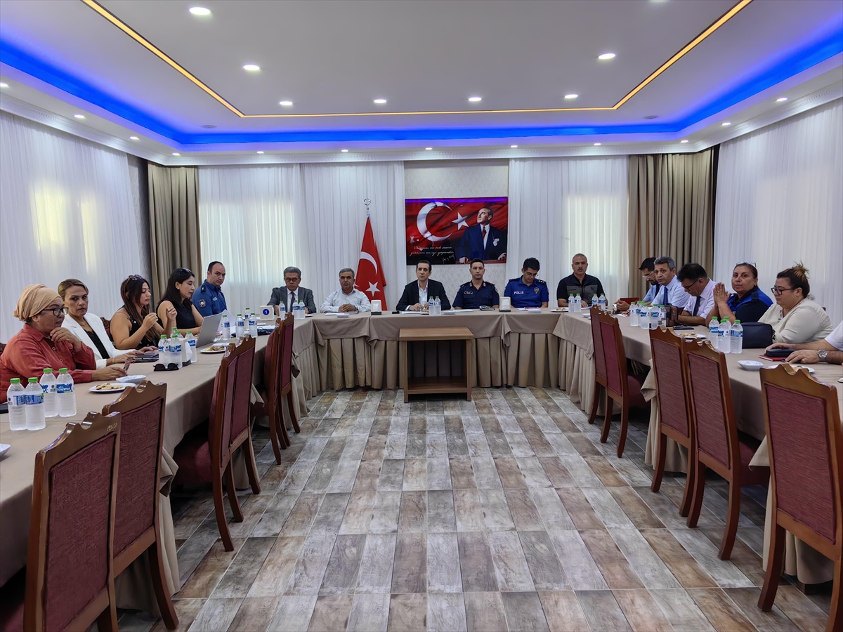 Bozyazı'da okul güvenliği toplantısı Kaymakam Topsakaloğlu başkanlığında yapıldı