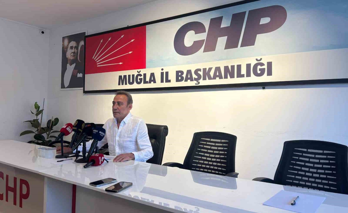 CHP'li Berhan Şimşek, hakkındaki davalar sonuçlanana kadar MYK üyeliğinden istifa etti