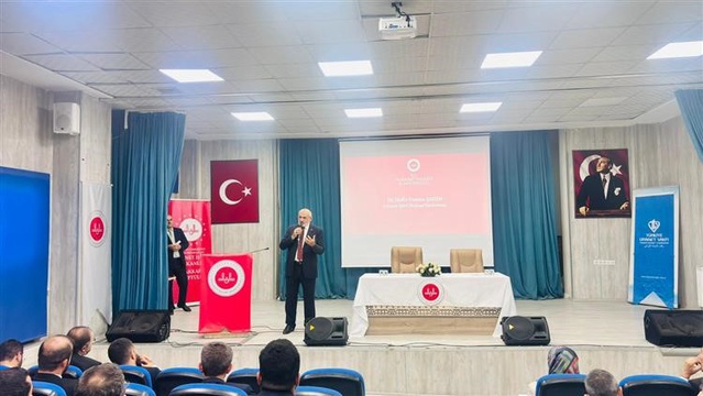 Diyanet İşleri Başkan Yardımcısı Şahin, Hakkari'de din görevlilerine tavsiyelerde bulundu