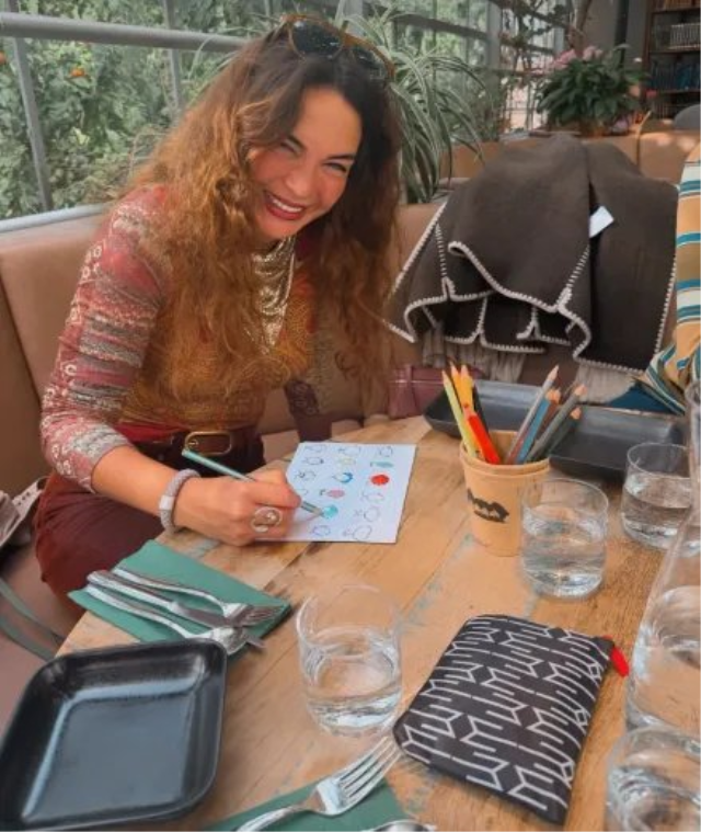 Ebru Şahin&rsquo;den nefes kesen İzlanda pozları! G&uuml;zelliğiyle b&uuml;y&uuml;ledi