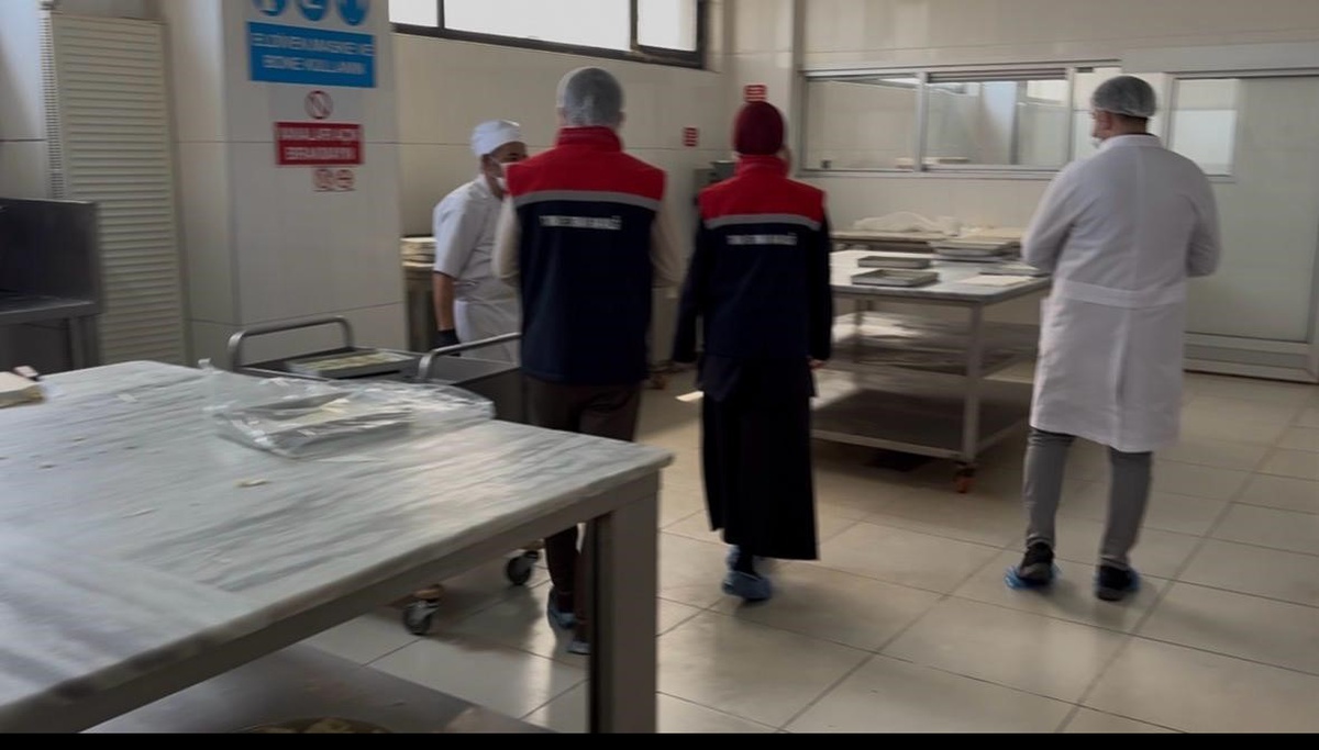 Erzurum'da son bir haftada 120 gıda işletmesi denetlendi, 20 ihbar sonuçlandırıldı