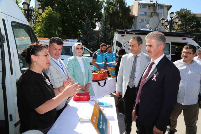 Erzurum'da Halk Sağlığı Şenliği'nde koruyucu sağlık hizmetleri anlatıldı