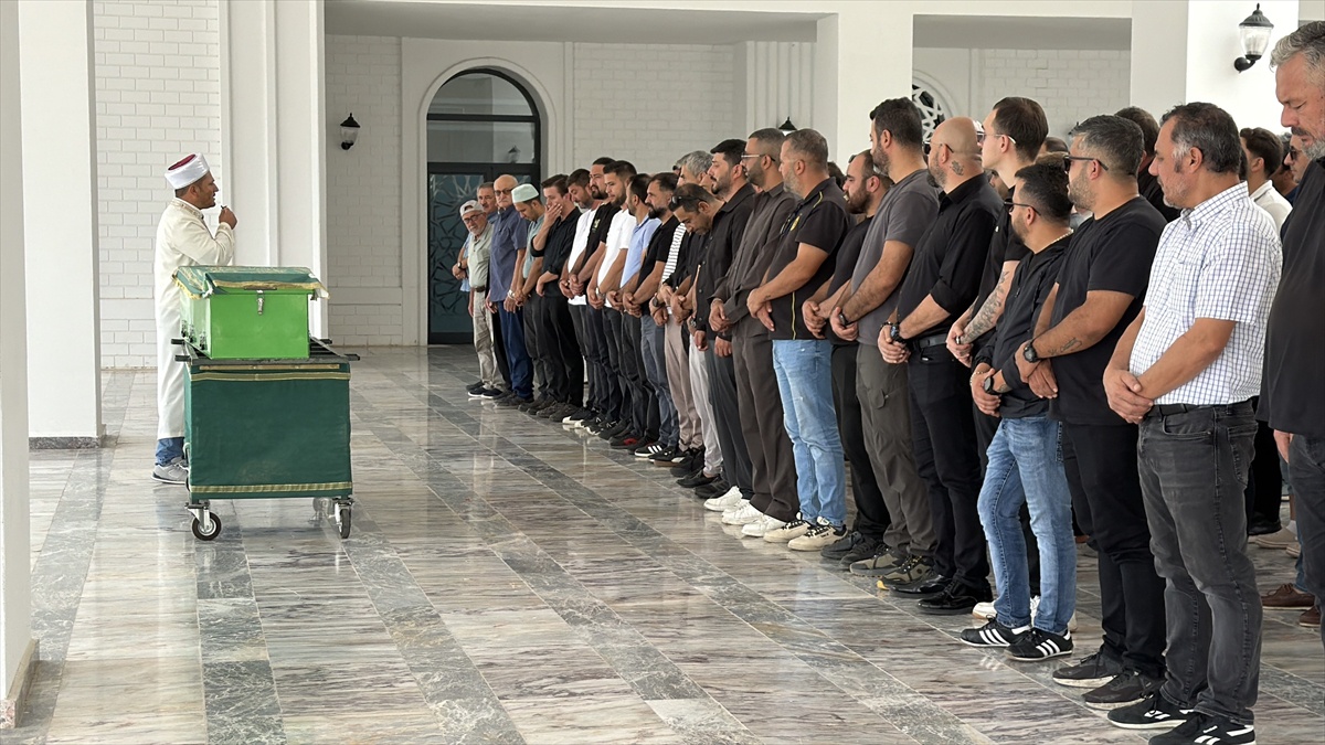 Eskişehir'de otomobilin çarptığı 3 yaşındaki Elif Mavi hayatını kaybetti
