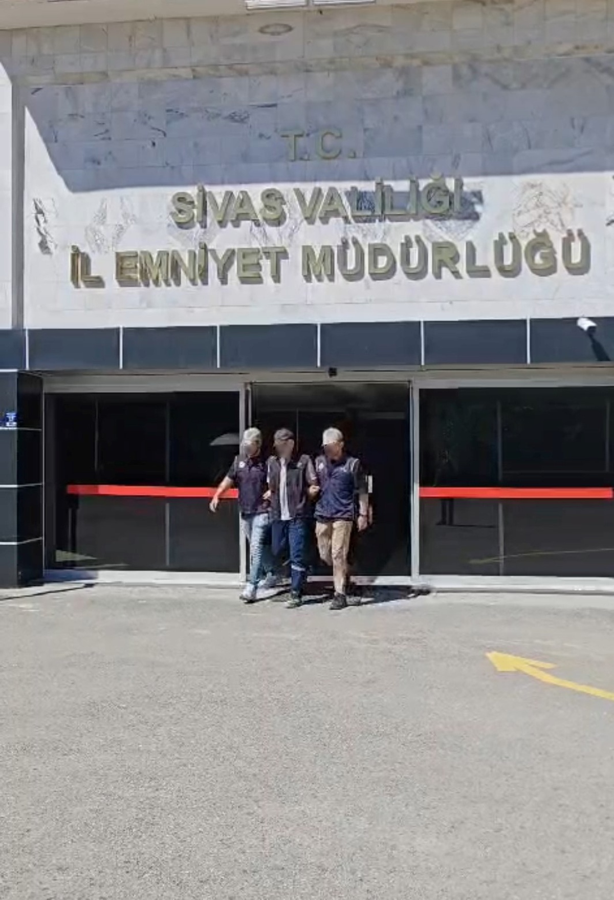 Sivas'ta yakalanan FETÖ/PYD firarisi cezaevine teslim edildi