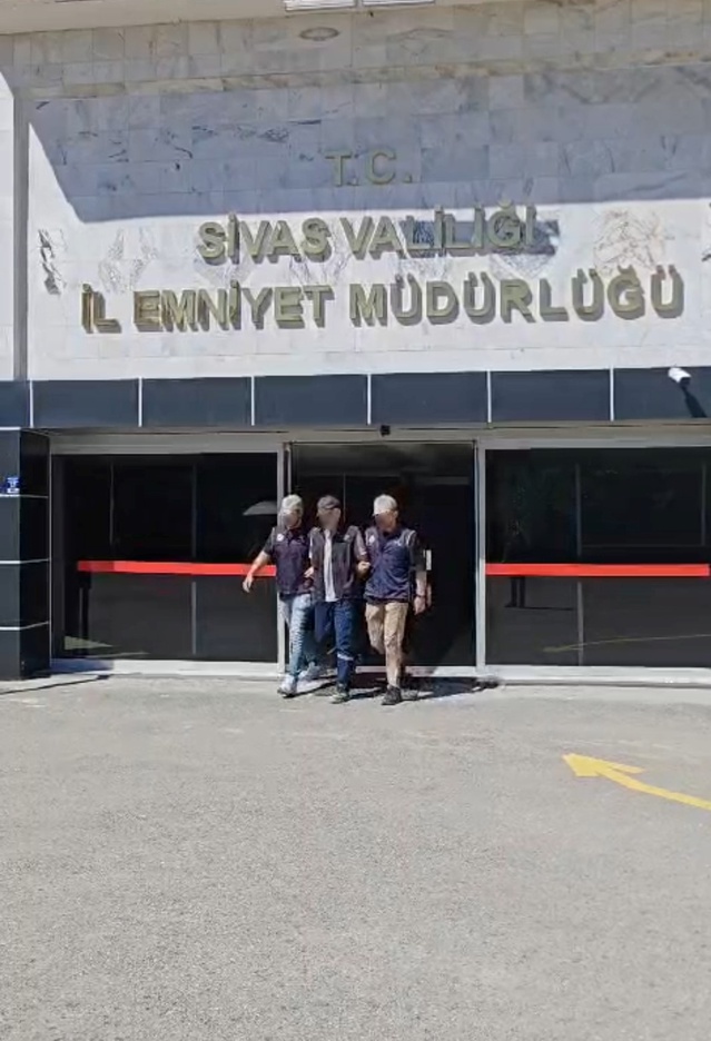 Sivas'ta yakalanan FETÖ/PYD firarisi cezaevine teslim edildi