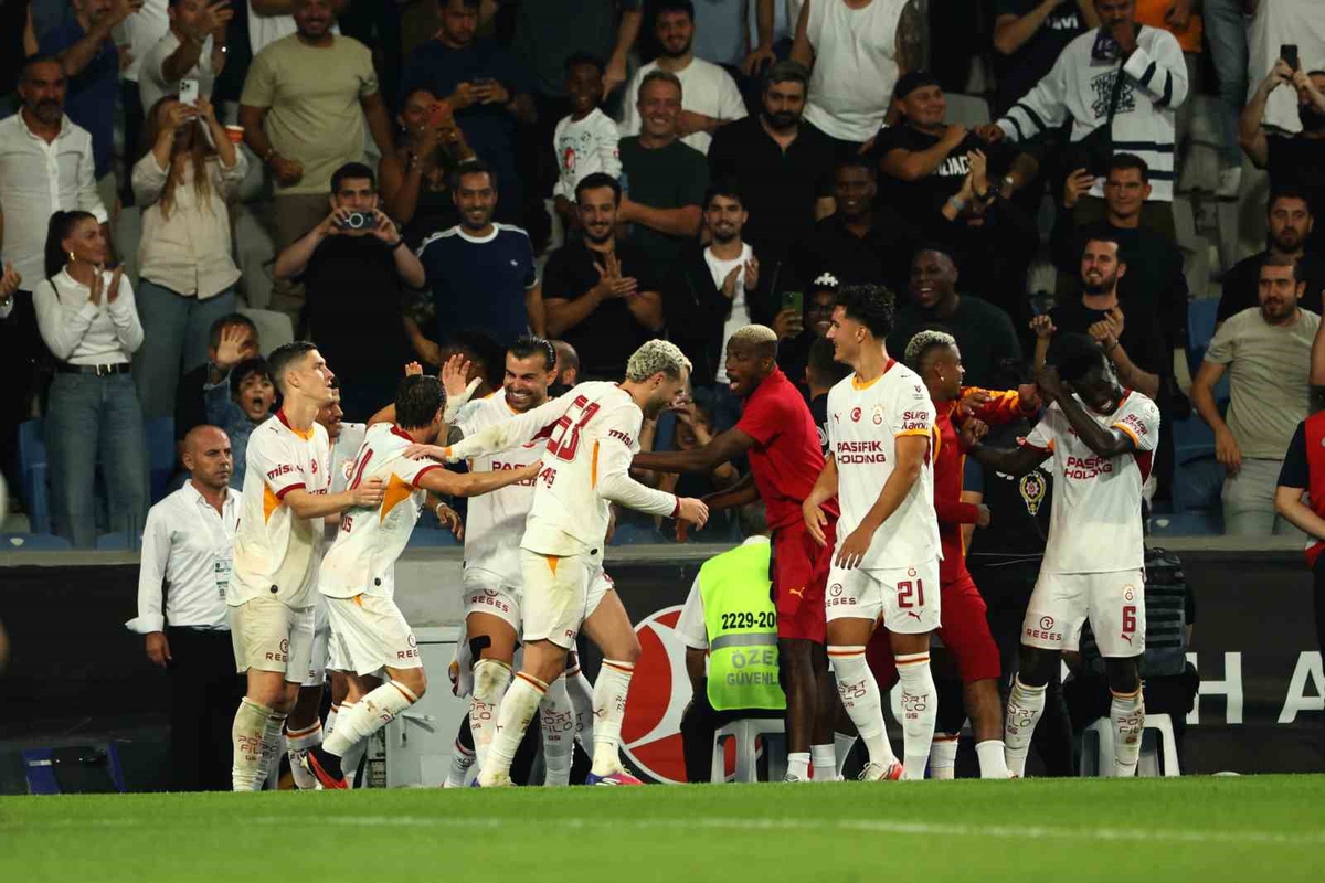 Galatasaray, Başakşehir'i 3-2 yenerek ligdeki son 9 maçını da kazandı