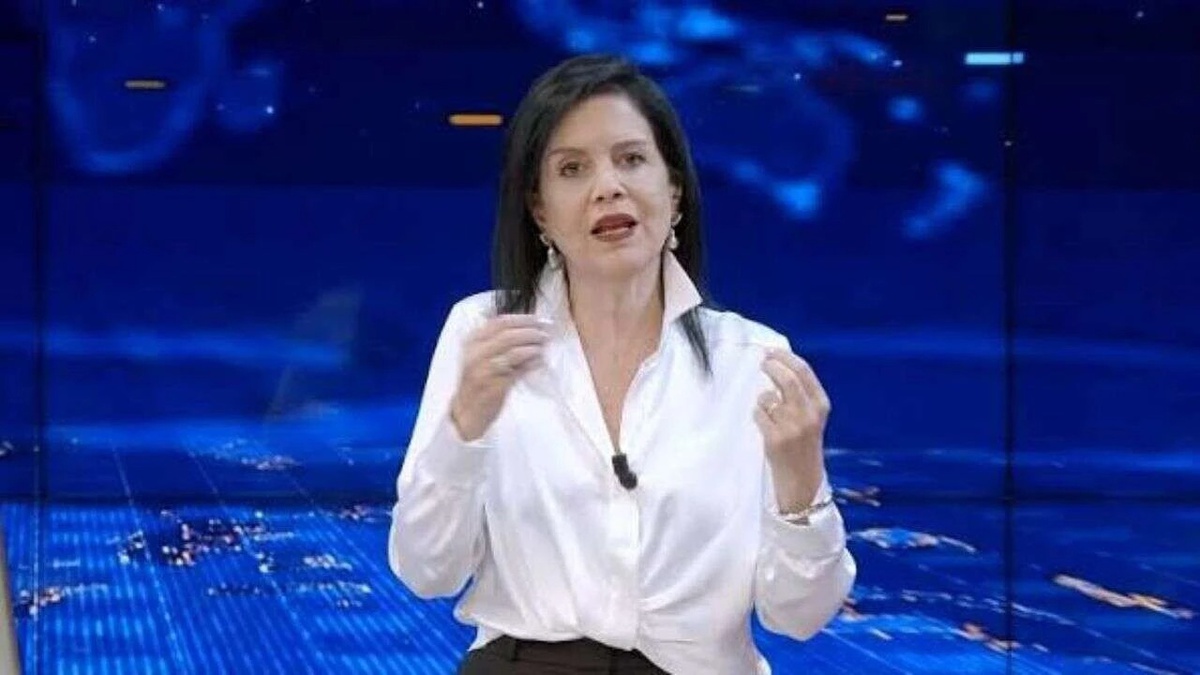 Gazeteci Oya Lale Arslan, yayınları nedeniyle tutuklanarak cezaevine gönderildi