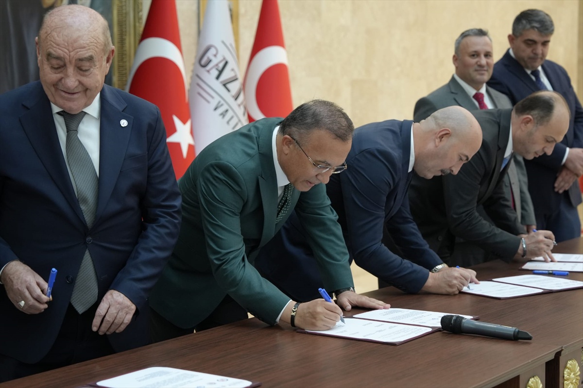 Gaziantep\'te Öğrencilere Kırtasiye Kart Desteği