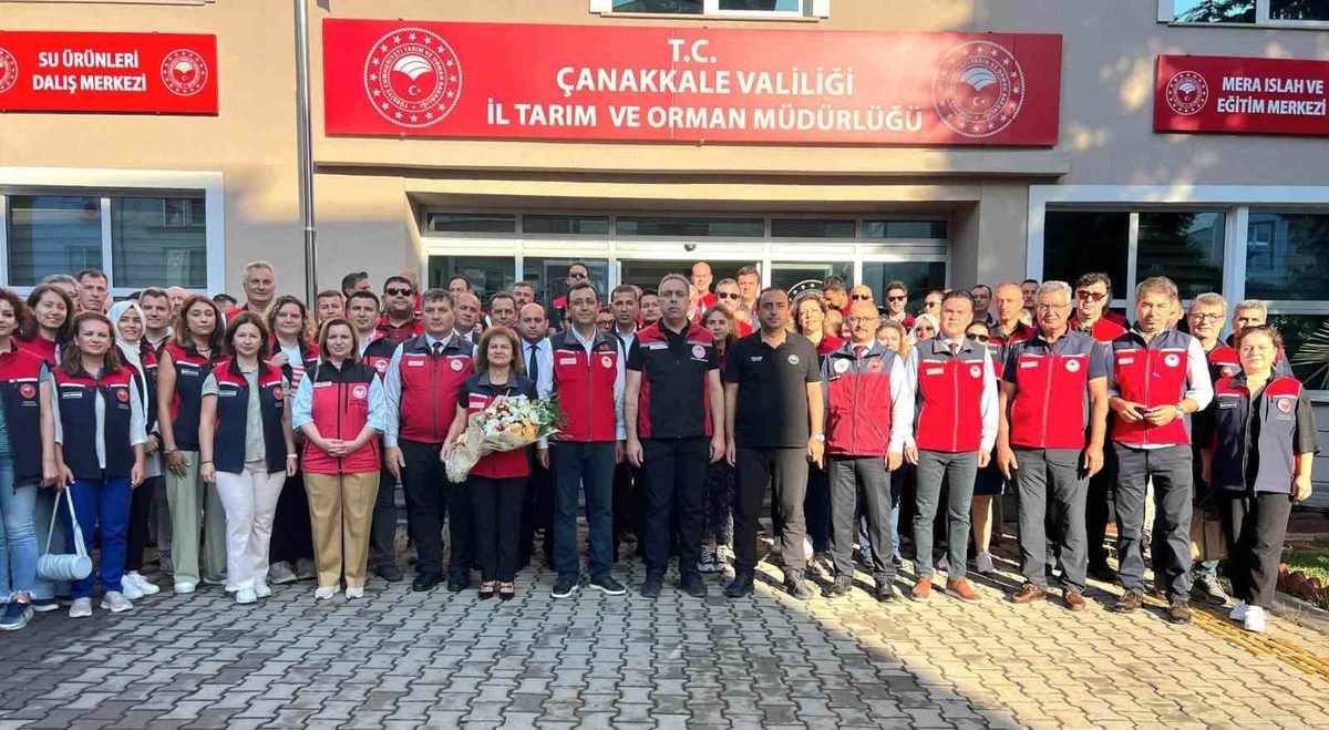 Tarım Bakan Yardımcısı Gümen, Gökçeada'da üzüm hasadına katıldı