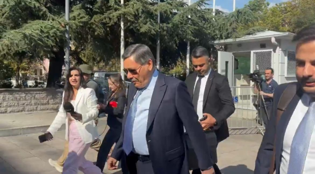 Gökçek'e adliye girişinde Arınç soruldu, verdiği tepki çok konuşulur