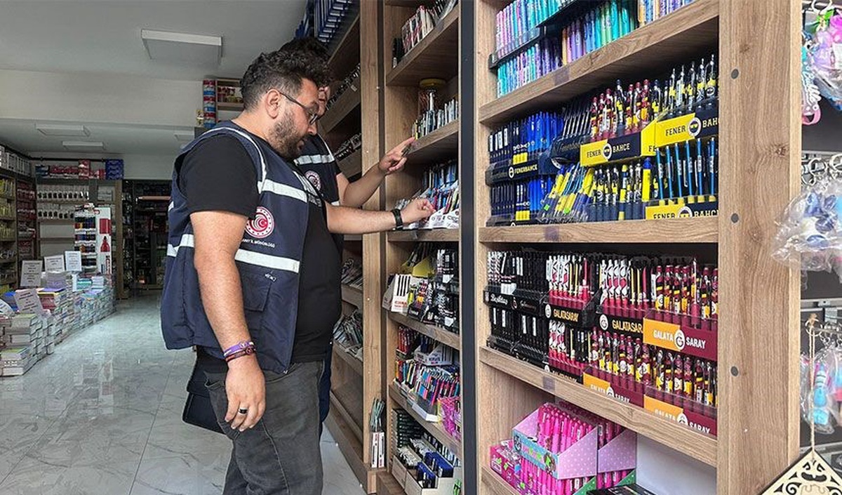 Kırtasiye denetimlerinde fiyat etiketleri ve güvenlik standartları inceleniyor