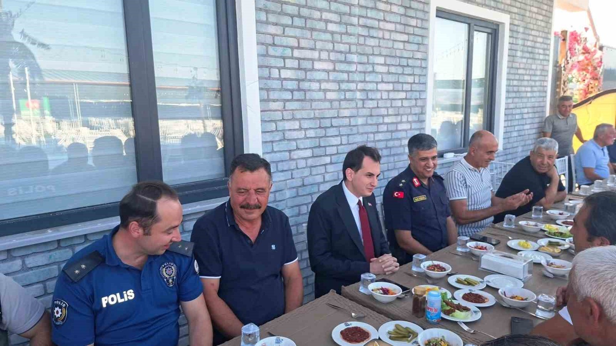 Hisarcık'ta köy muhtarları protokolle yemekte buluştu, kaymakam sorunların çözüldüğünü söyledi