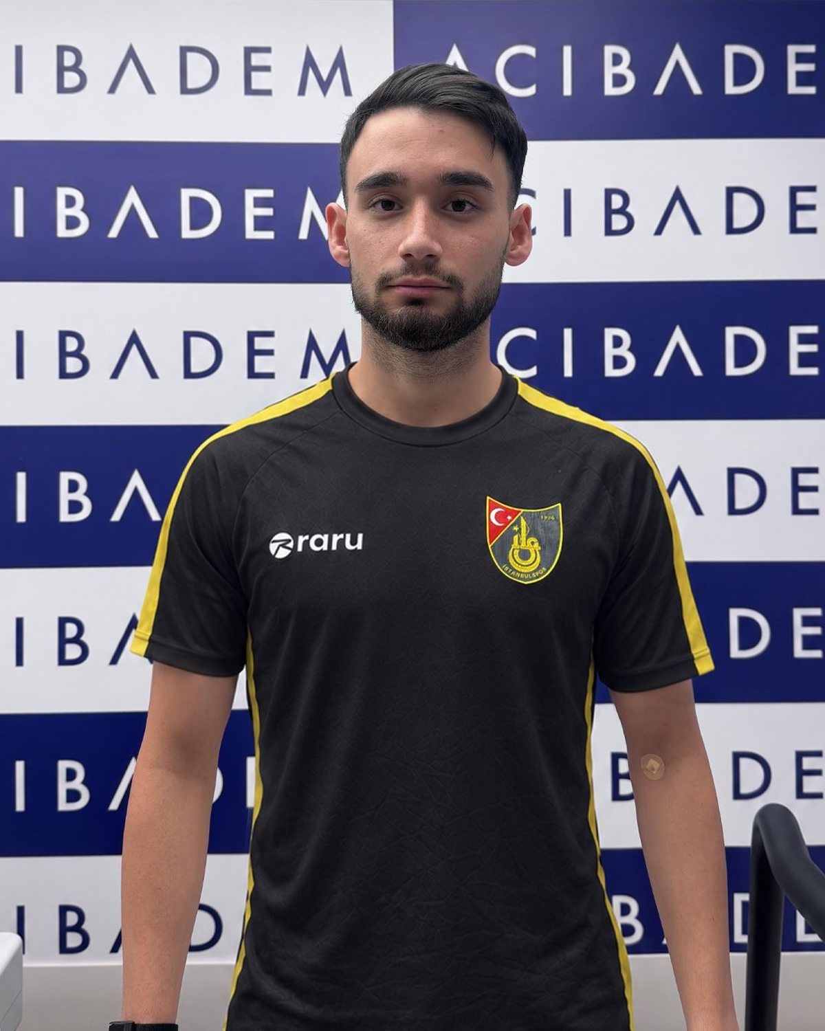 İstanbulspor, Hatayspor'dan Ünal Emre Durmuşhan ile 3 yıllık sözleşme imzaladı