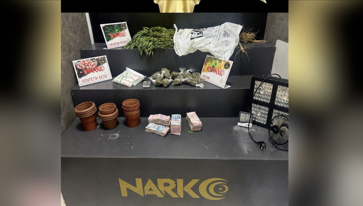 İzmir Konak'ta uyuşturucu operasyonunda 322 gram skunk ele geçirildi, firari hükümlü tutuklandı