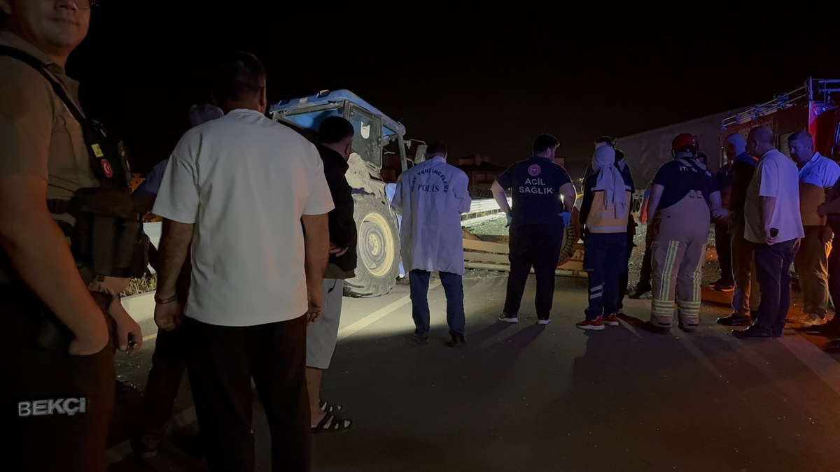 Bursa İznik'te TIR'ın çarptığı traktörün sürücüsü İbrahim Okkalı hayatını kaybetti