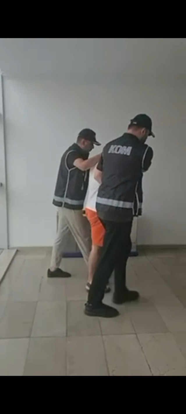 Antalya Alanya'da kırmızı bültenle aranan Rus dolandırıcı Marat Dreizin yakalandı