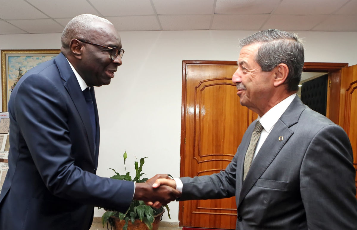 KKTC Dışişleri Bakanı Ertuğruloğlu, BM Temsilcisi Diagne ile bakanlıkta görüştü