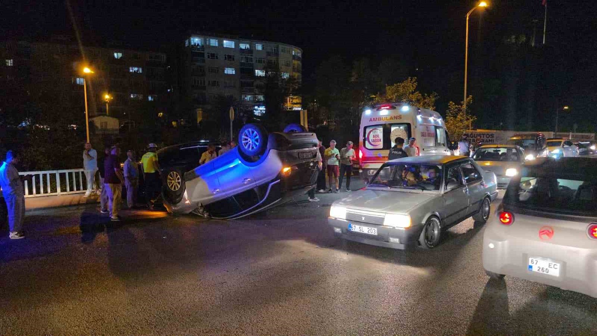 Karadeniz Ereğli'de otomobil park halindeki araçlara çarpıp takla attı, sürücü yaralandı