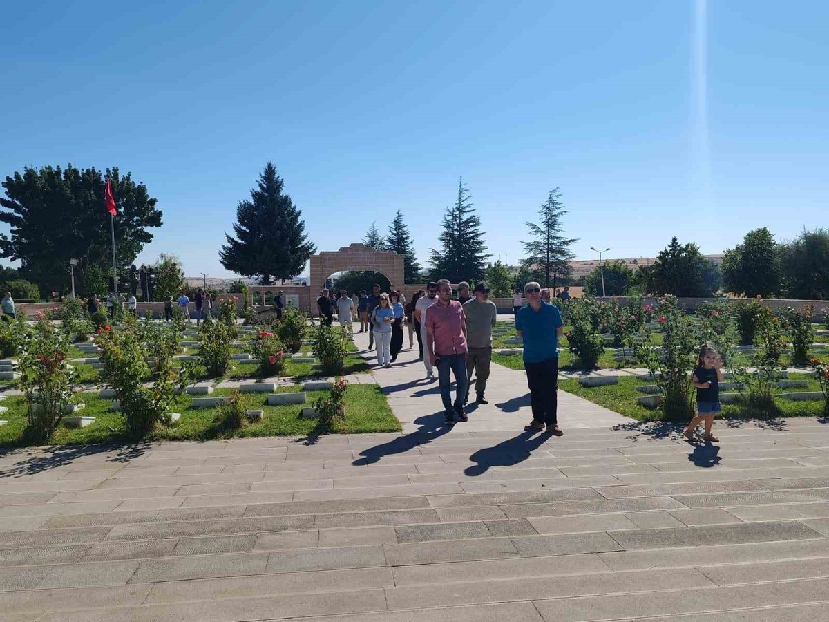 121 Okul Müdürü Dumlupınar'ın Tarihi Mekanlarını Gezdi