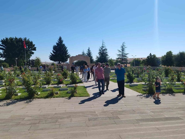 121 Okul Müdürü Dumlupınar'ın Tarihi Mekanlarını Gezdi