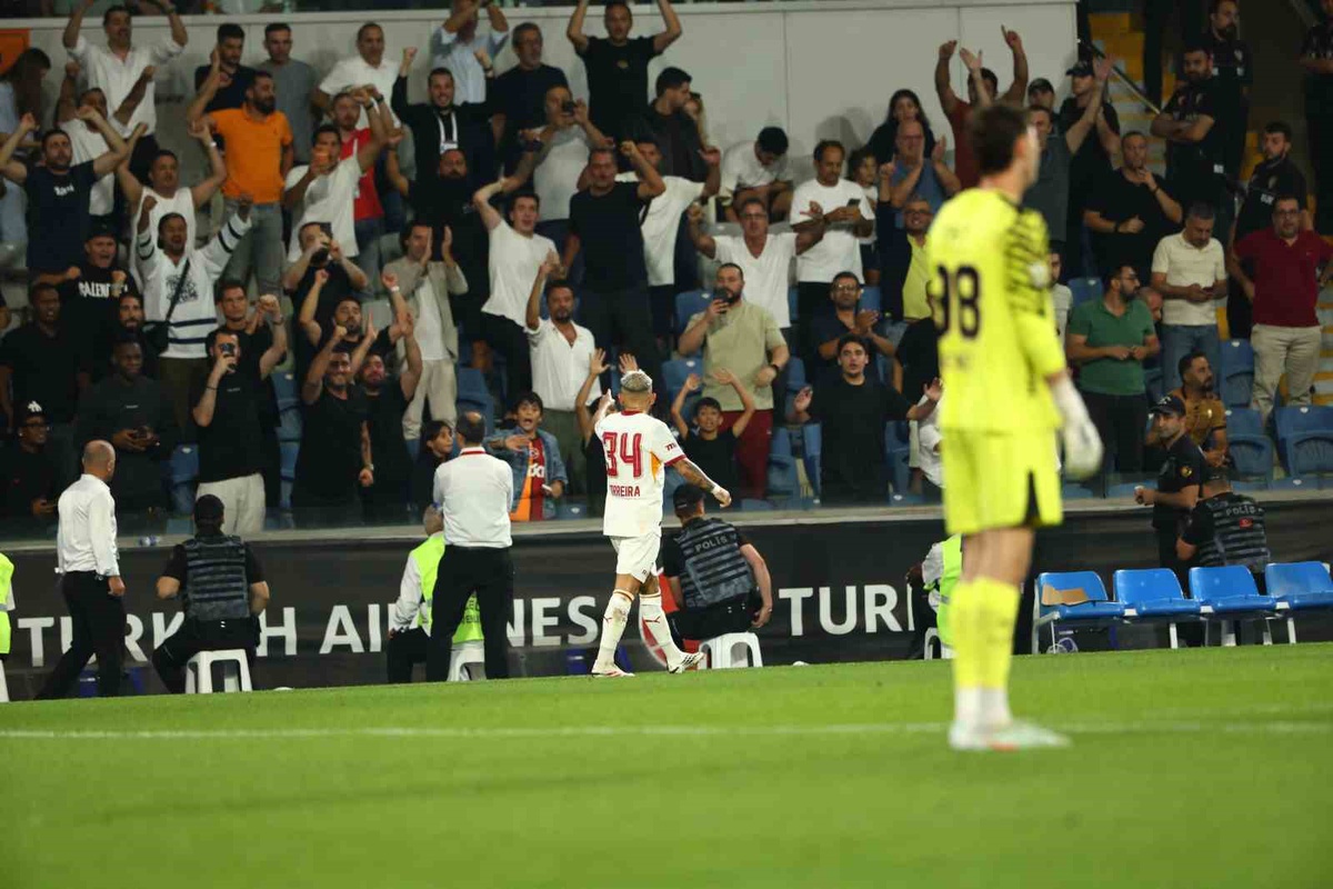Galatasaray'ın yıldızı Torreira, Başakşehir maçında bu sezonki ilk golünü attı