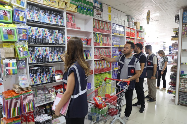 Mardin'de kırtasiye denetiminde fiyat etiketleri ve güvenlik kontrol edildi