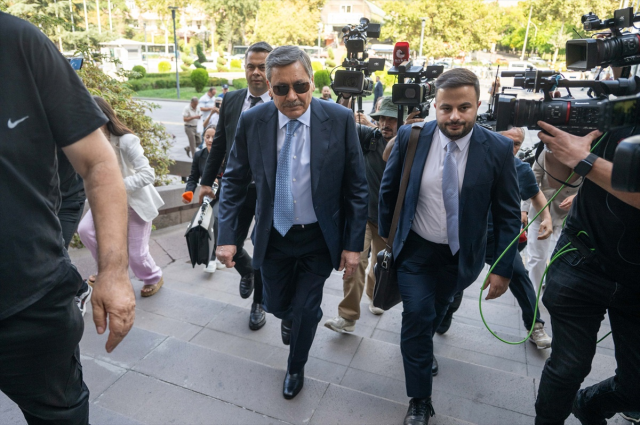 Melih Gökçek ifade vermek için adliyede! İşte ilk görüntüler