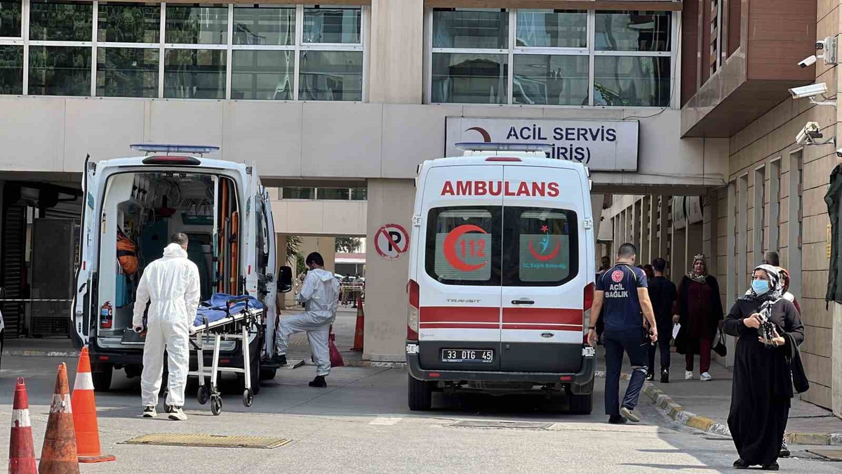 Mersin'de limanda kimyasal sızıntı nedeniyle 35 kişi hastaneye sevk edildi