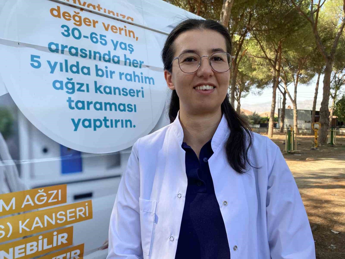 Manisa Alaşehir'de mobil sağlık aracıyla kanser taraması sürüyor, tarım işçileri de taranıyor