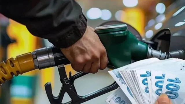 Motorine tarihi zam! Litre fiyatı 90 lirayı aştı