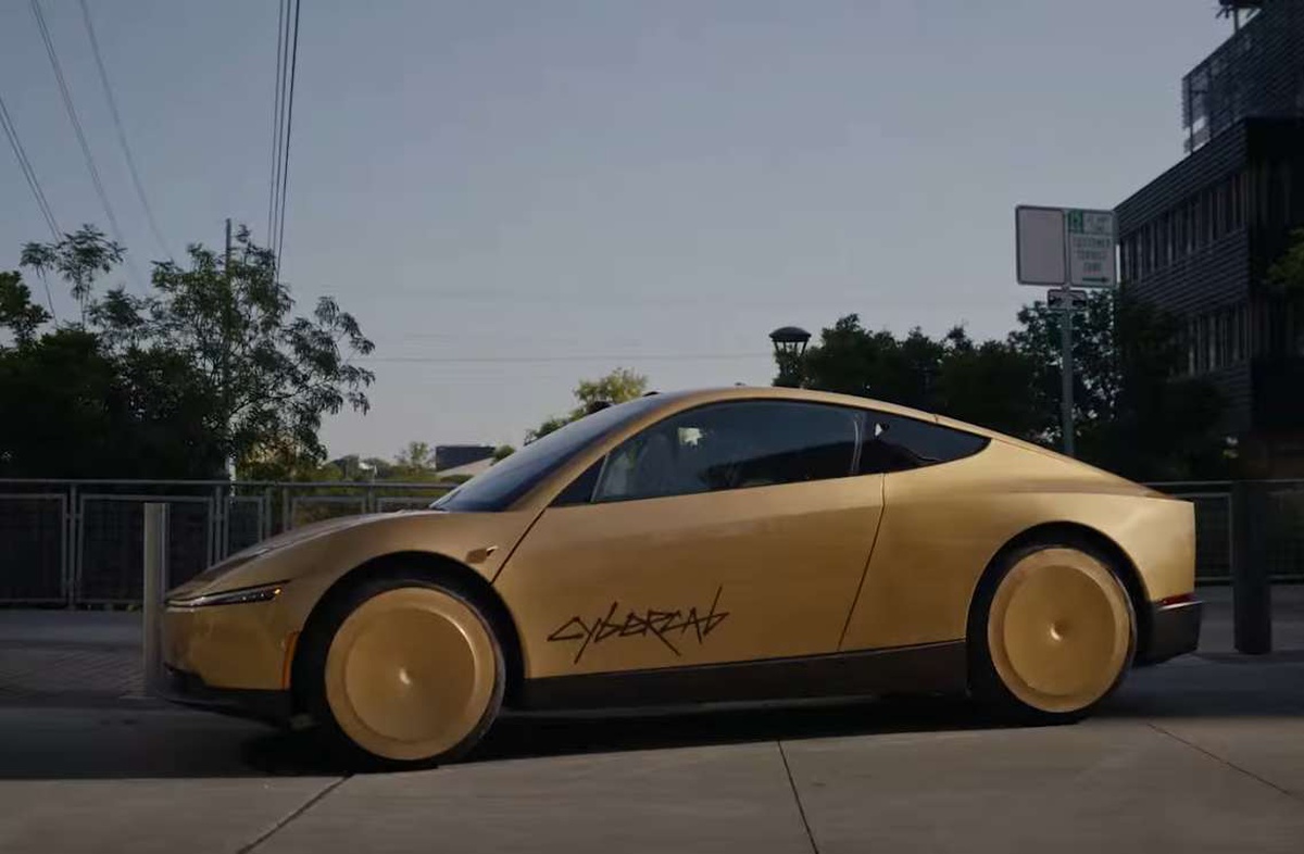 NHTSA, direksiyonsuz Tesla Cybercab robotaksisini güvenlik incelemesine aldı