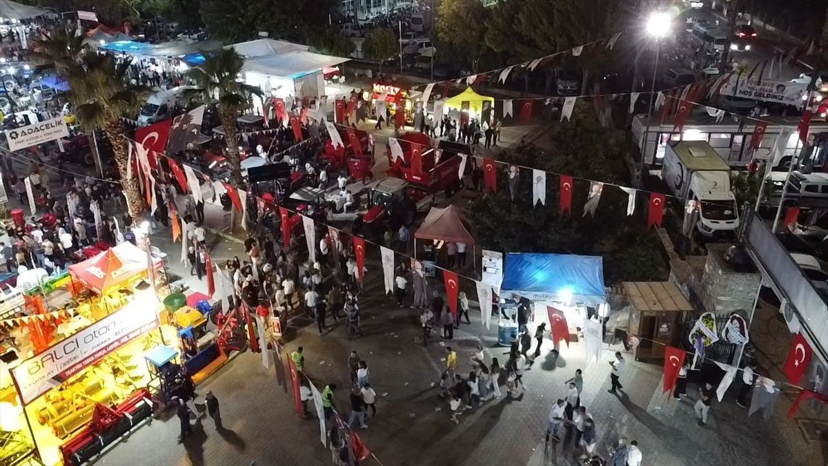 İzmir Ödemiş\'teki 42. Milli Fuar, yaklaşık 100 firmanın katılımıyla açıldı