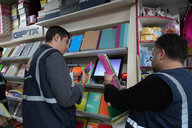 Erzurum'da kırtasiye denetimleri yoğunlaştı; vatandaşı fahiş fiyata karşı uyardılar