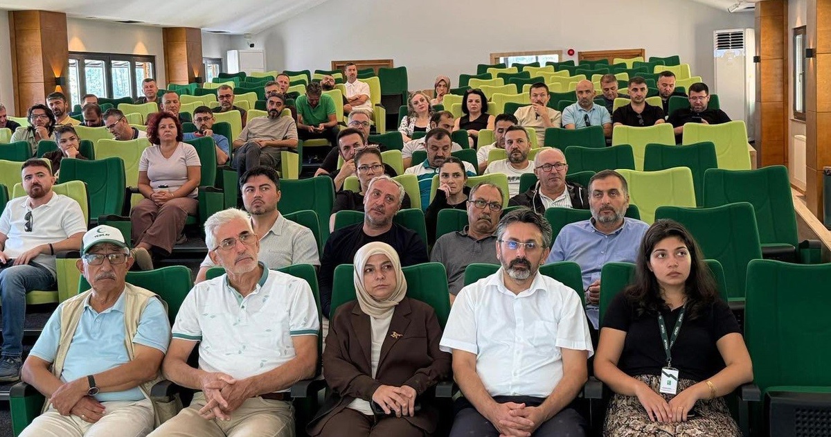 Yeşilay Düzce Şubesi okul yöneticilerine bağımlılıkla mücadele semineri verdi
