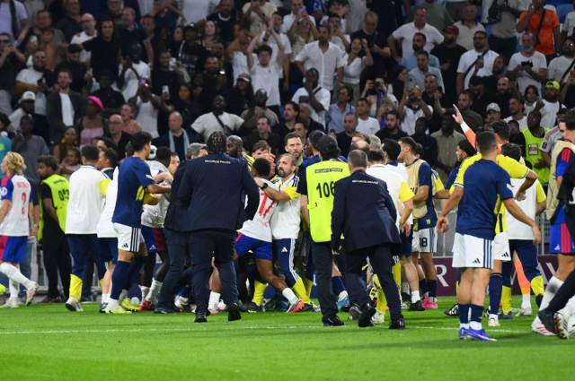 Olaylı maçın faturası ağır oldu! UEFA’dan Fenerbahçeli futbolculara ceza