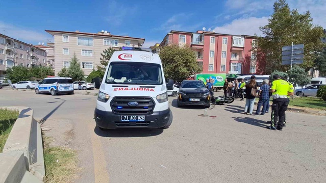 Kırıkkale'de motosiklet ile otomobil çarpıştı; sürücü yaralanarak hastaneye kaldırıldı