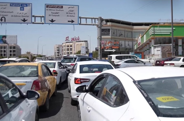 Petrol zengini ülkede benzin krizi! Trafik kilitlendi