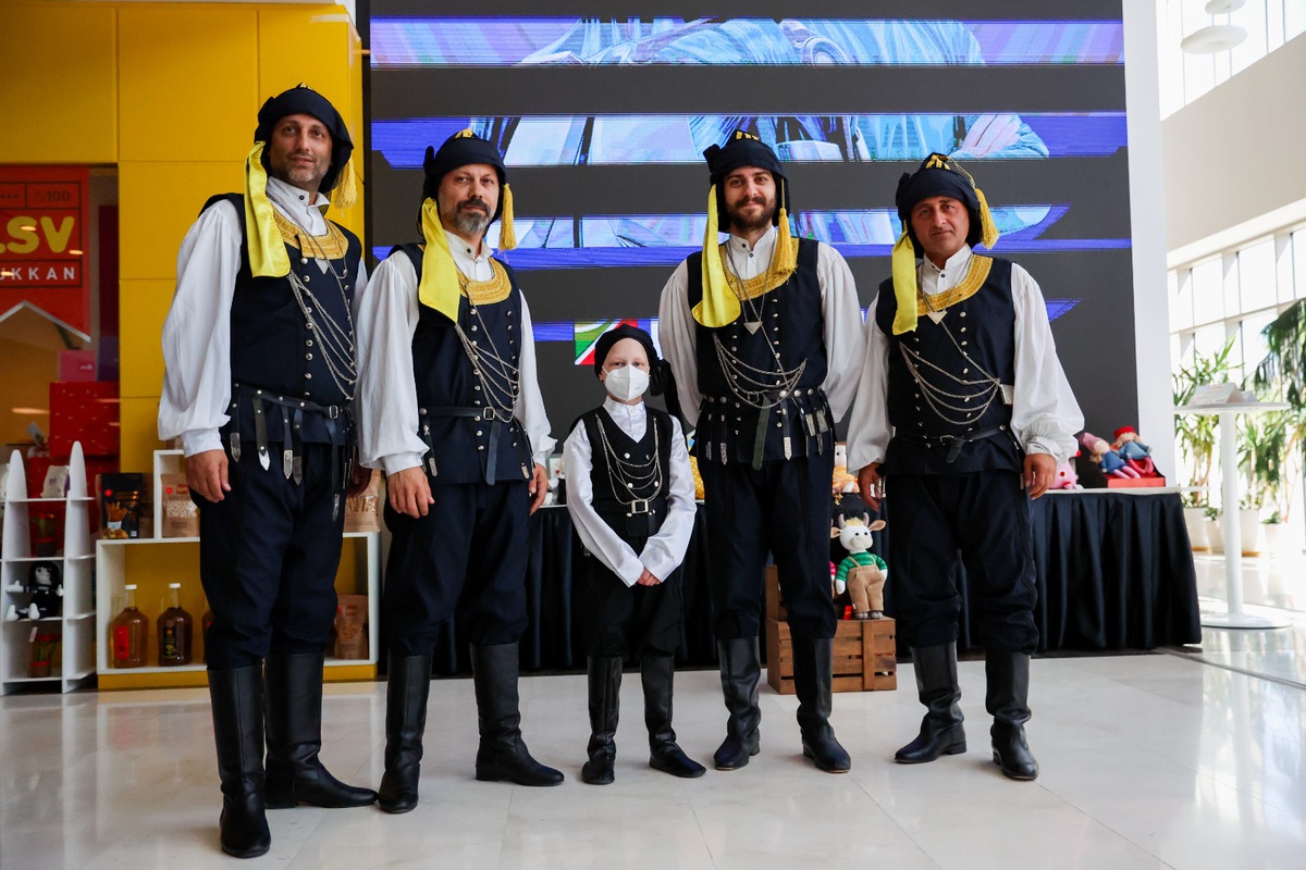 Rizeli Dursun Ali ikinci ilik nakliyle lösemiyi yendi, horon kıyafetiyle taburcu edildi
