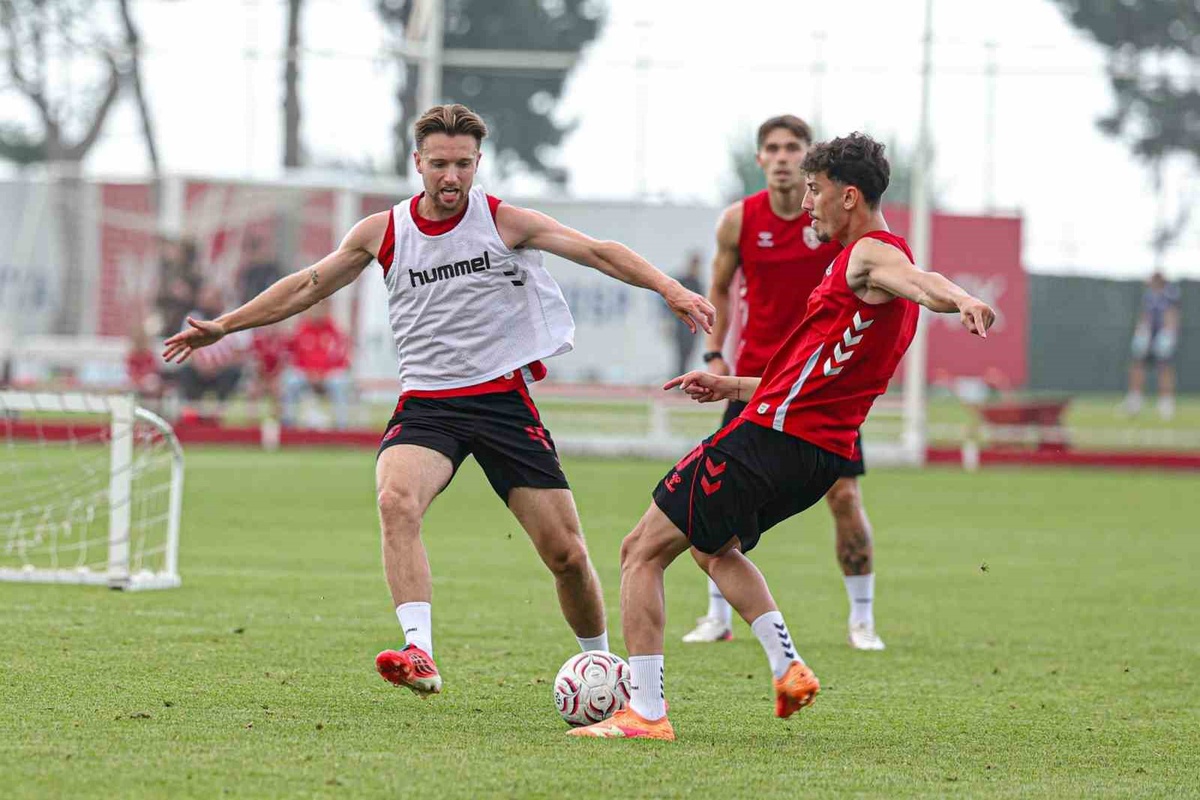 Samsunspor transferin son gününde 8 futbolcusunu kiralık gönderdi