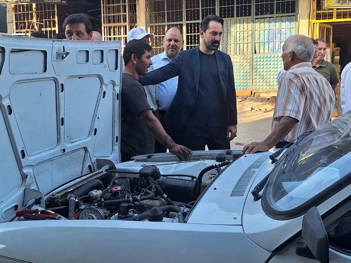 AK Partili Arınç, Selendi\'de esnaf ve muhtarların sorunlarını yerinde dinledi