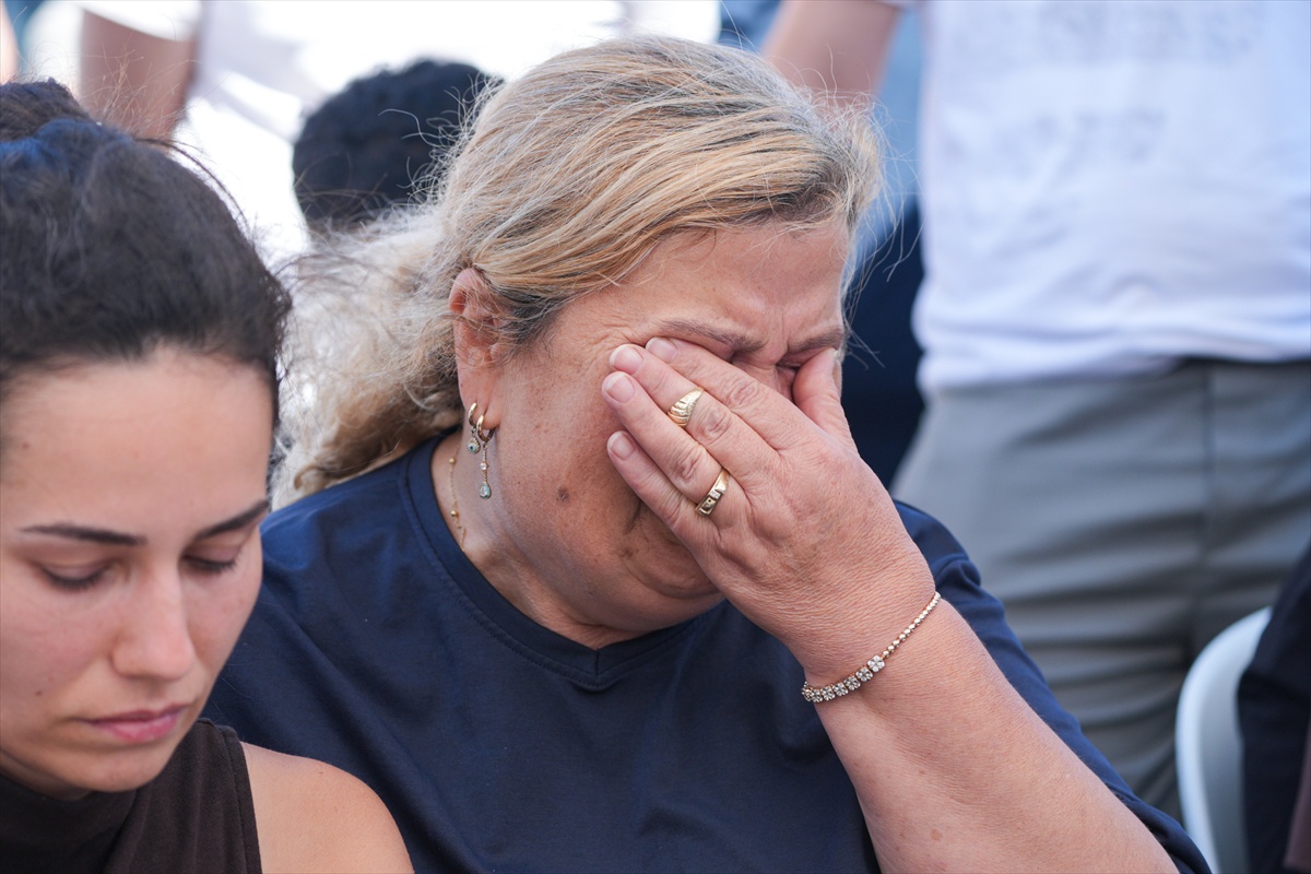 Silivri'deki gemi kazasında kayıpların yakınları umutla bekliyor