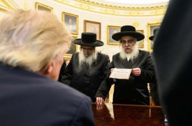 Trump 47 yıl sonra bir ilke imza attı! <a class='keyword-sd' href='/israil/' title='İsrail'>İsrail</a> destekçileri küplere bindi